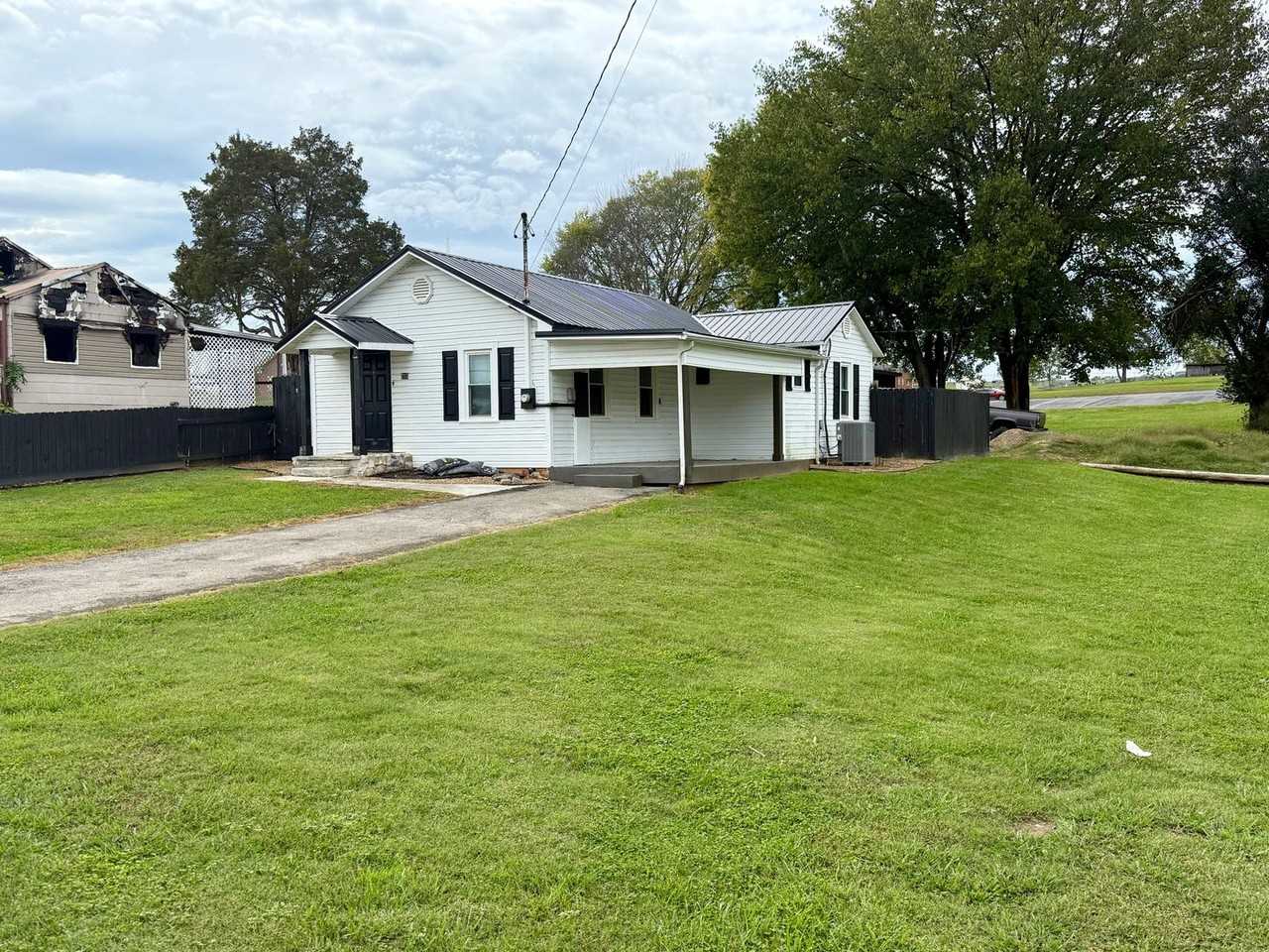 703 Gray Station Rd - Photo 3 of 20