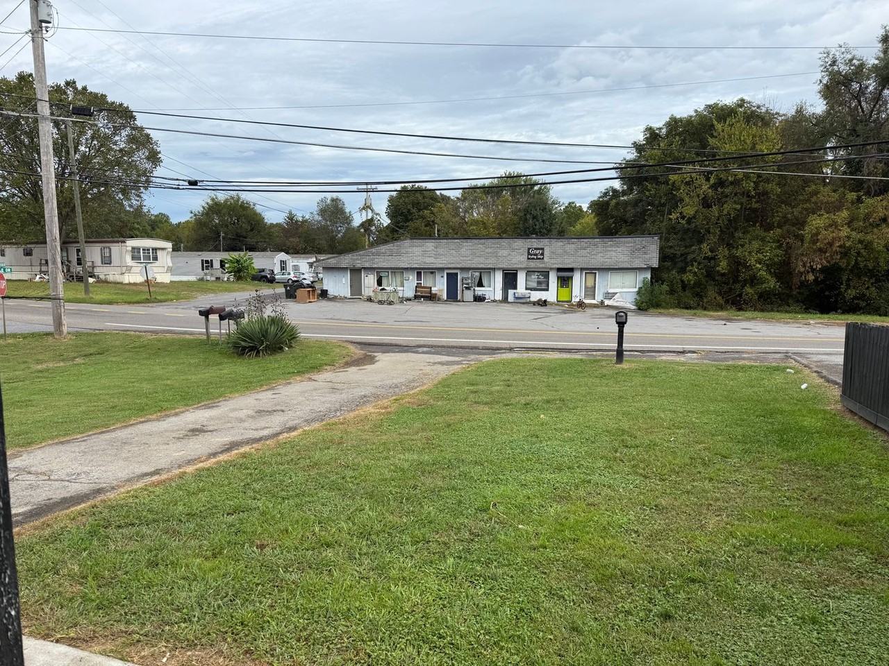 703 Gray Station Rd - Photo 4 of 20