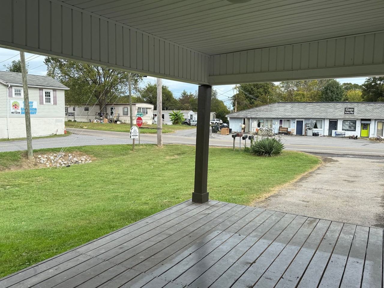 703 Gray Station Rd - Photo 5 of 20