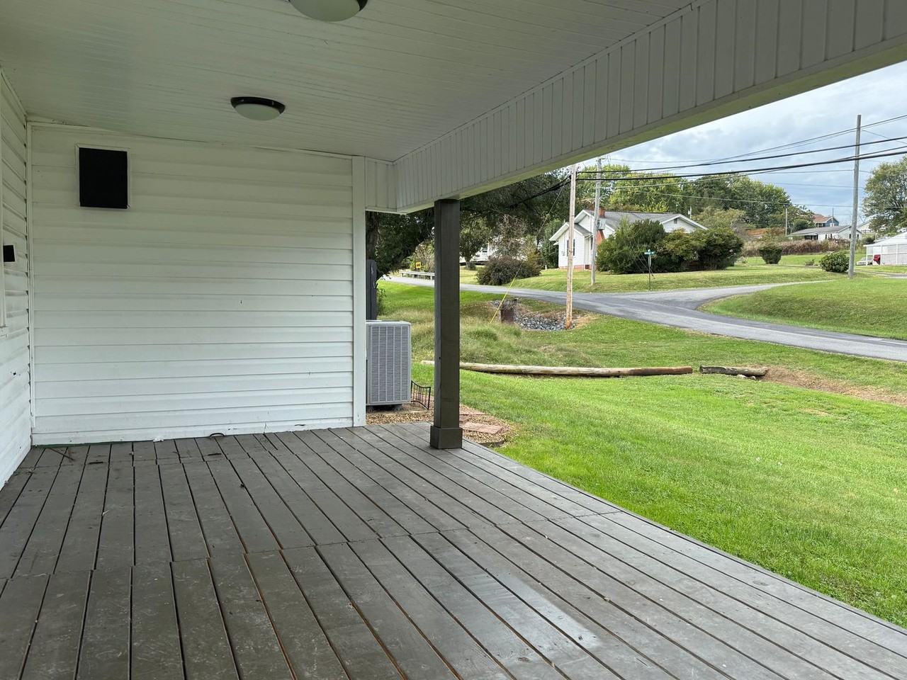 703 Gray Station Rd - Photo 6 of 20