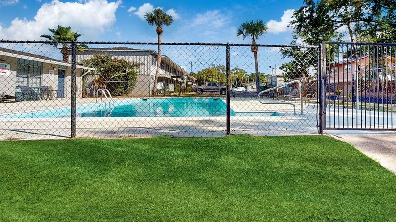 Gulf View Apartments | Remodeled! - Photo 5 of 49