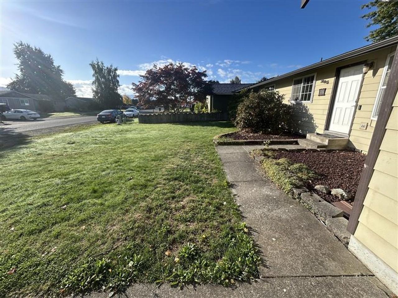 206 Blair Dr - Photo 2 of 18