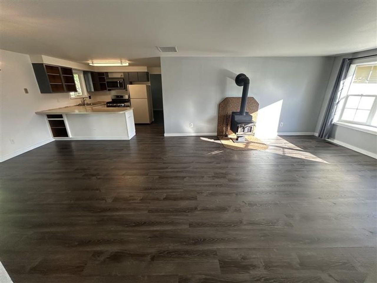 206 Blair Dr - Photo 3 of 18