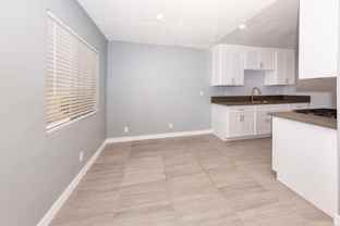 Newly Renovated 1 Bedroom Apartment in Inglewood !!!!! Parking included. - Photo 1 of 1