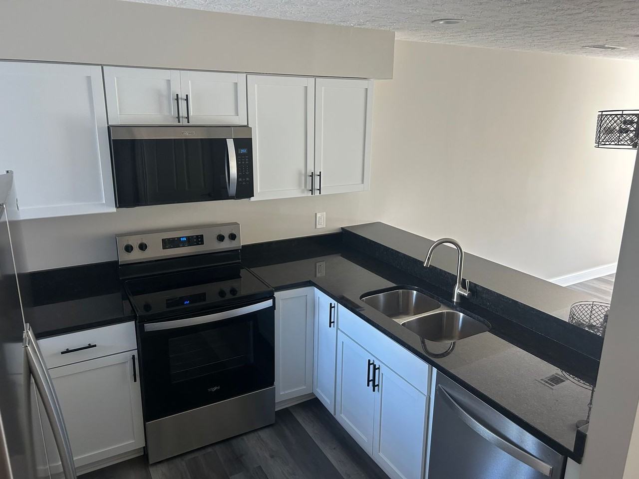 2830 Sand Run Pkwy - Photo 2 of 9