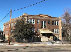 featured image of 842 S Durbin St