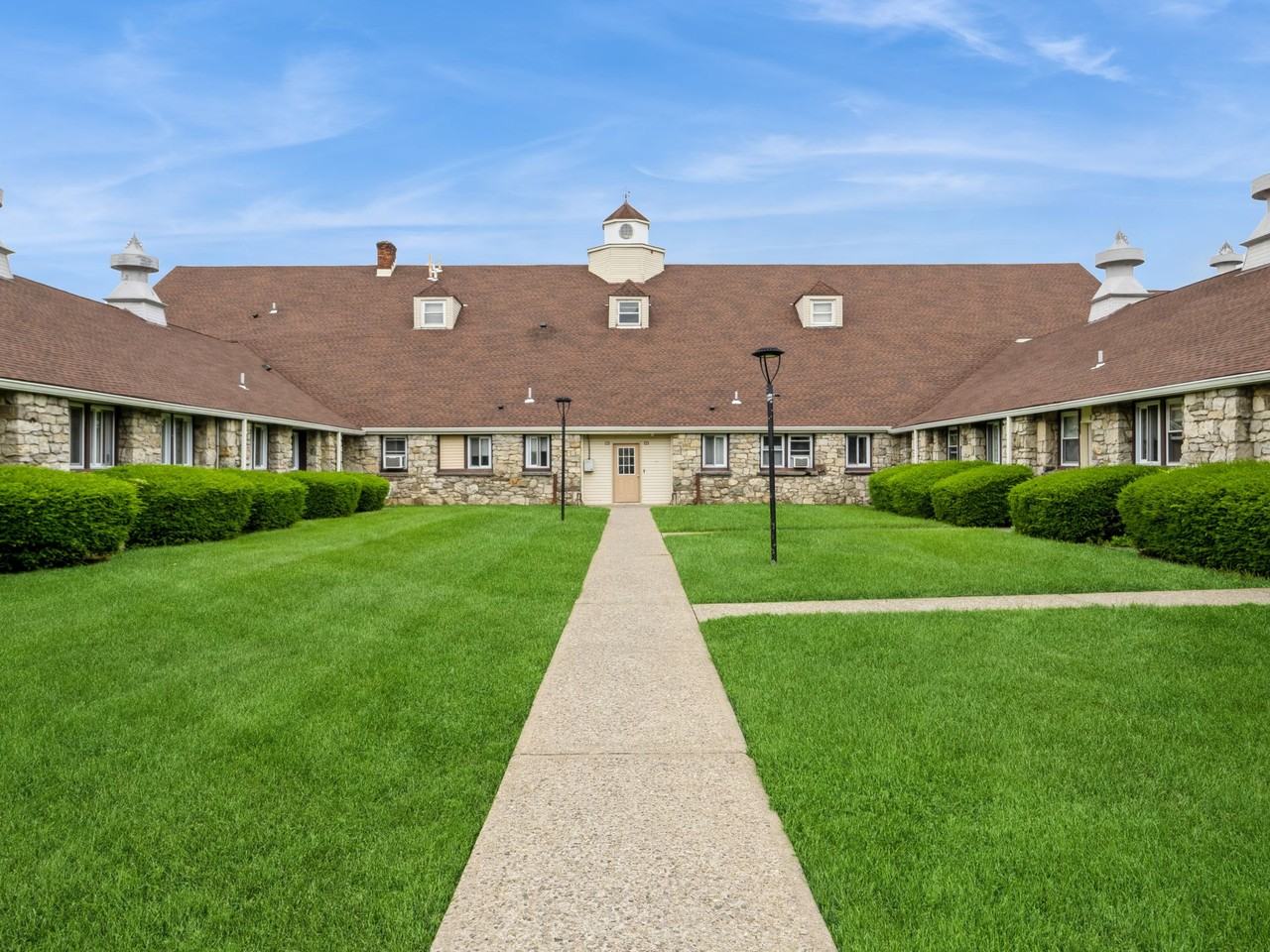 Hopewell Gardens - Photo 2 of 27