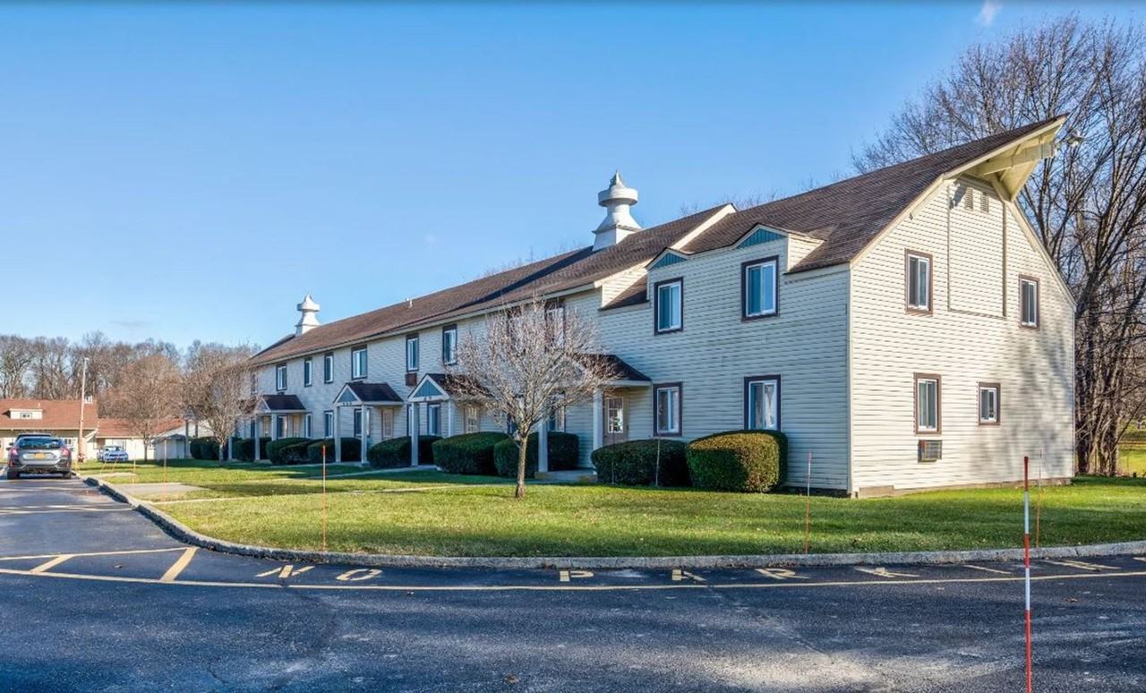 Hopewell Gardens - Photo 3 of 27