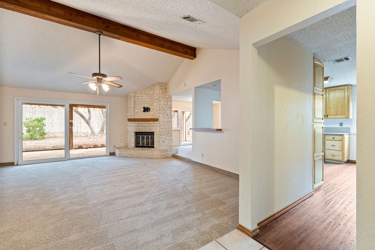 1603 Garnaas Dr - Photo 4 of 19