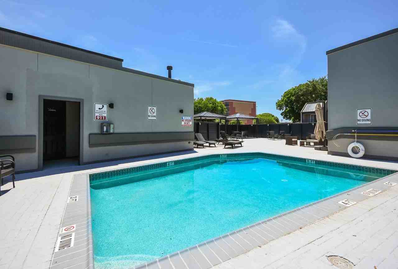 935 La Posada Drive #142 - Photo 7 of 28