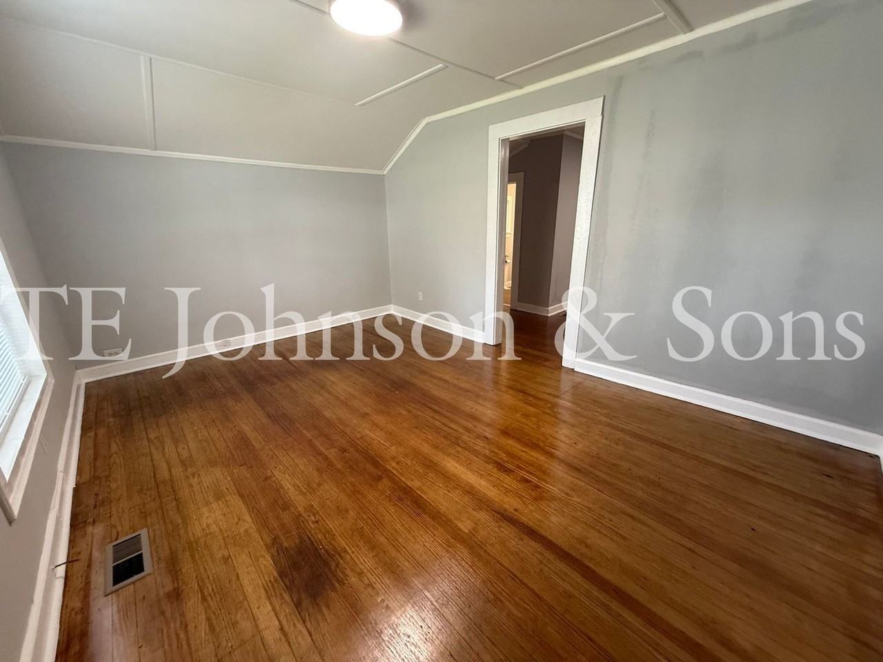 838 East Devonshire Street - Photo 2 of 31