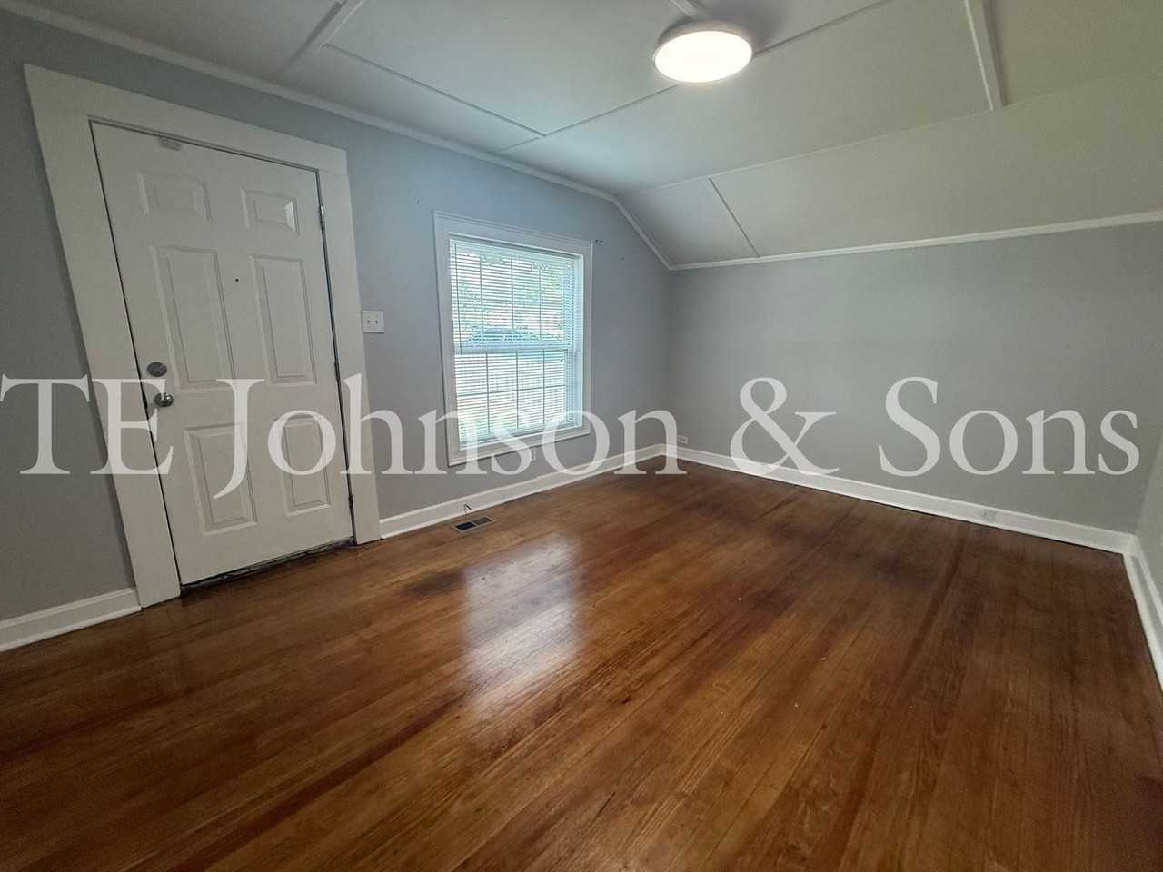 838 East Devonshire Street - Photo 3 of 31