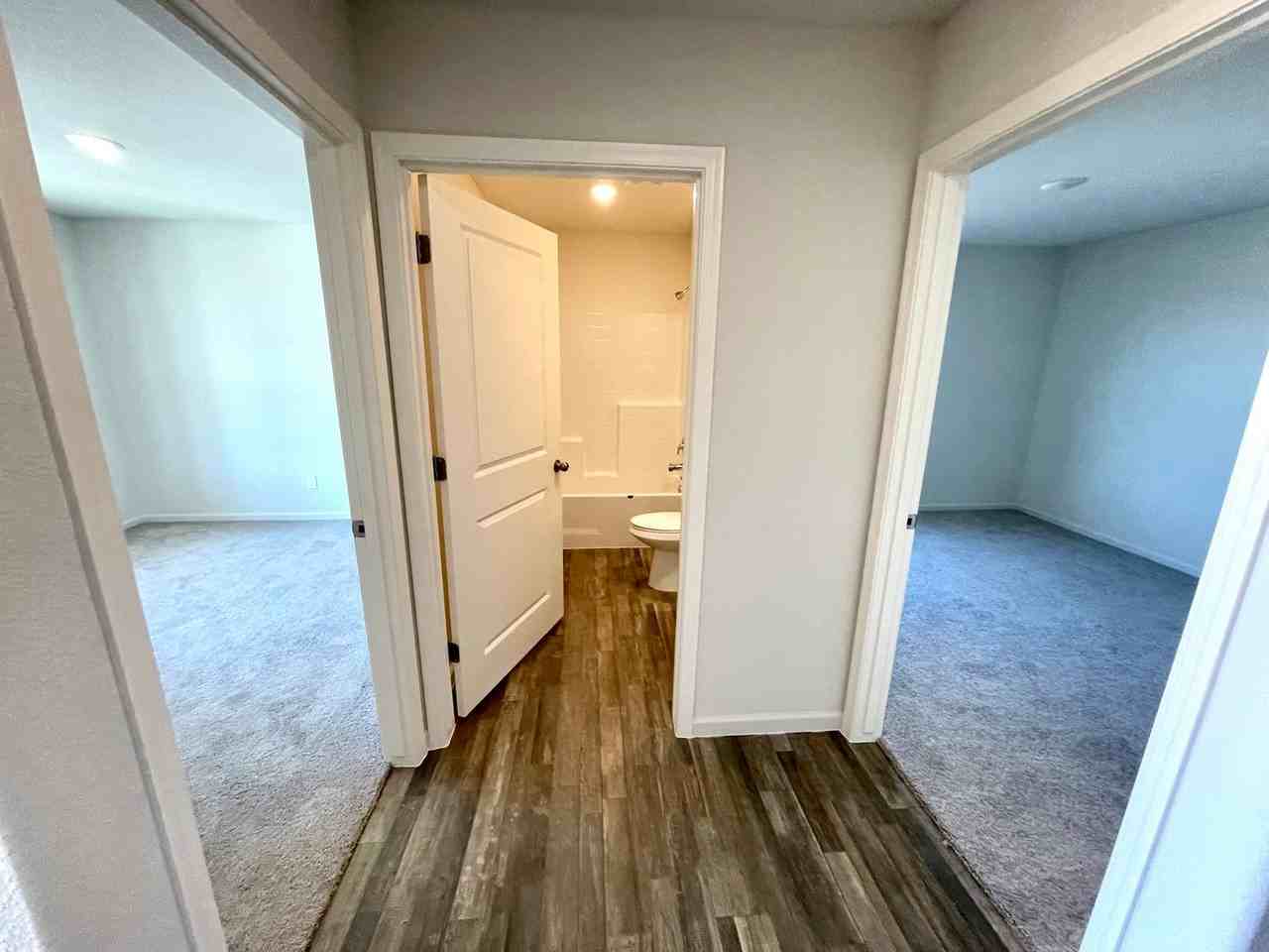 3411 E Ames Ave - Photo 5 of 21