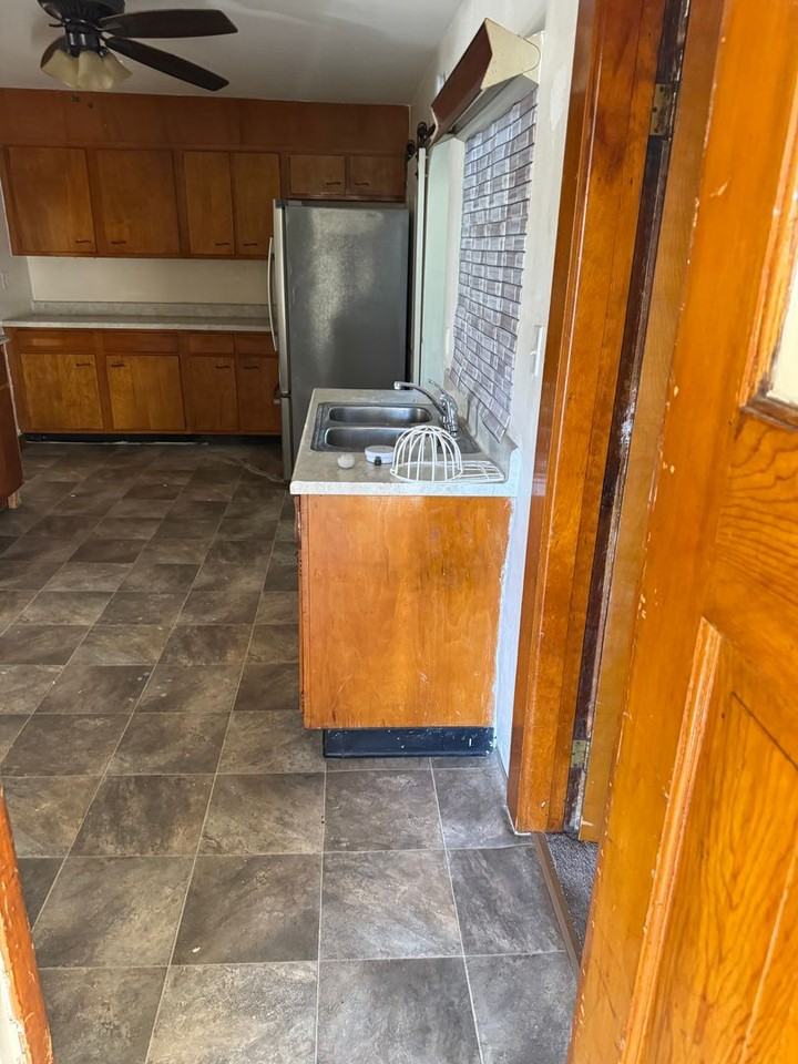 614 E 22nd St #2 - Photo 3 of 12