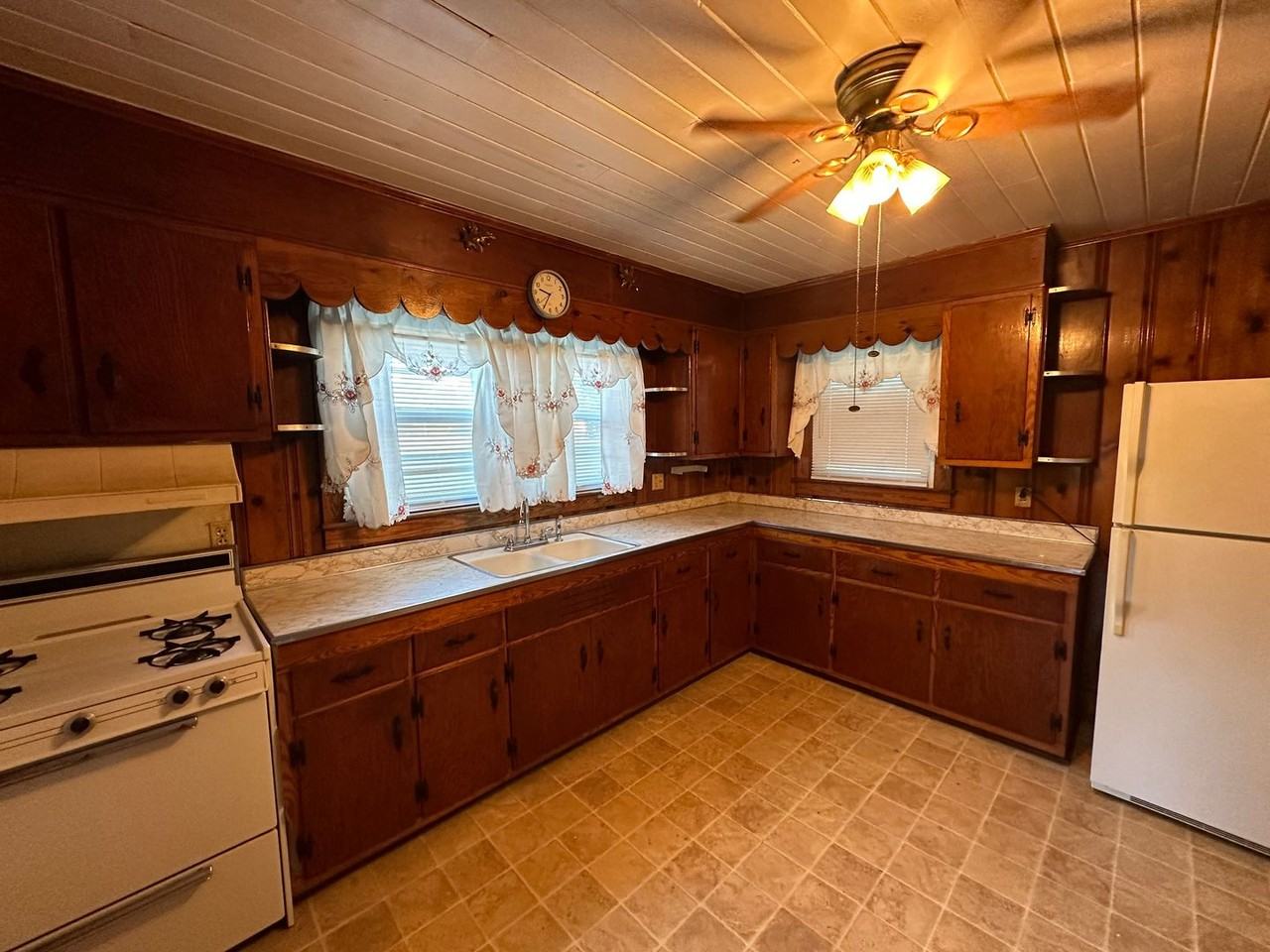 842 US Route 158 - Photo 2 of 11