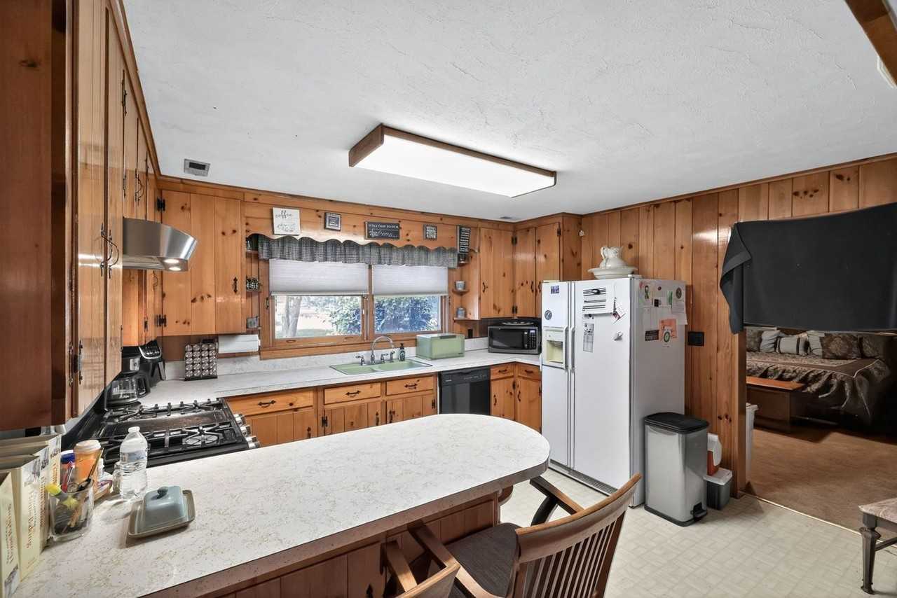 3525 E Ridge Rd - Photo 3 of 29