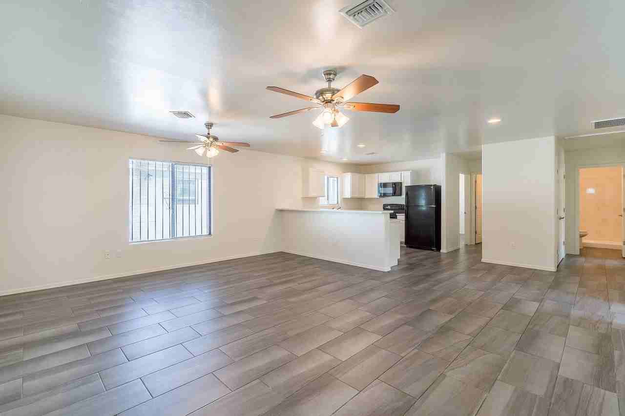808 E 6th St - Photo 4 of 27