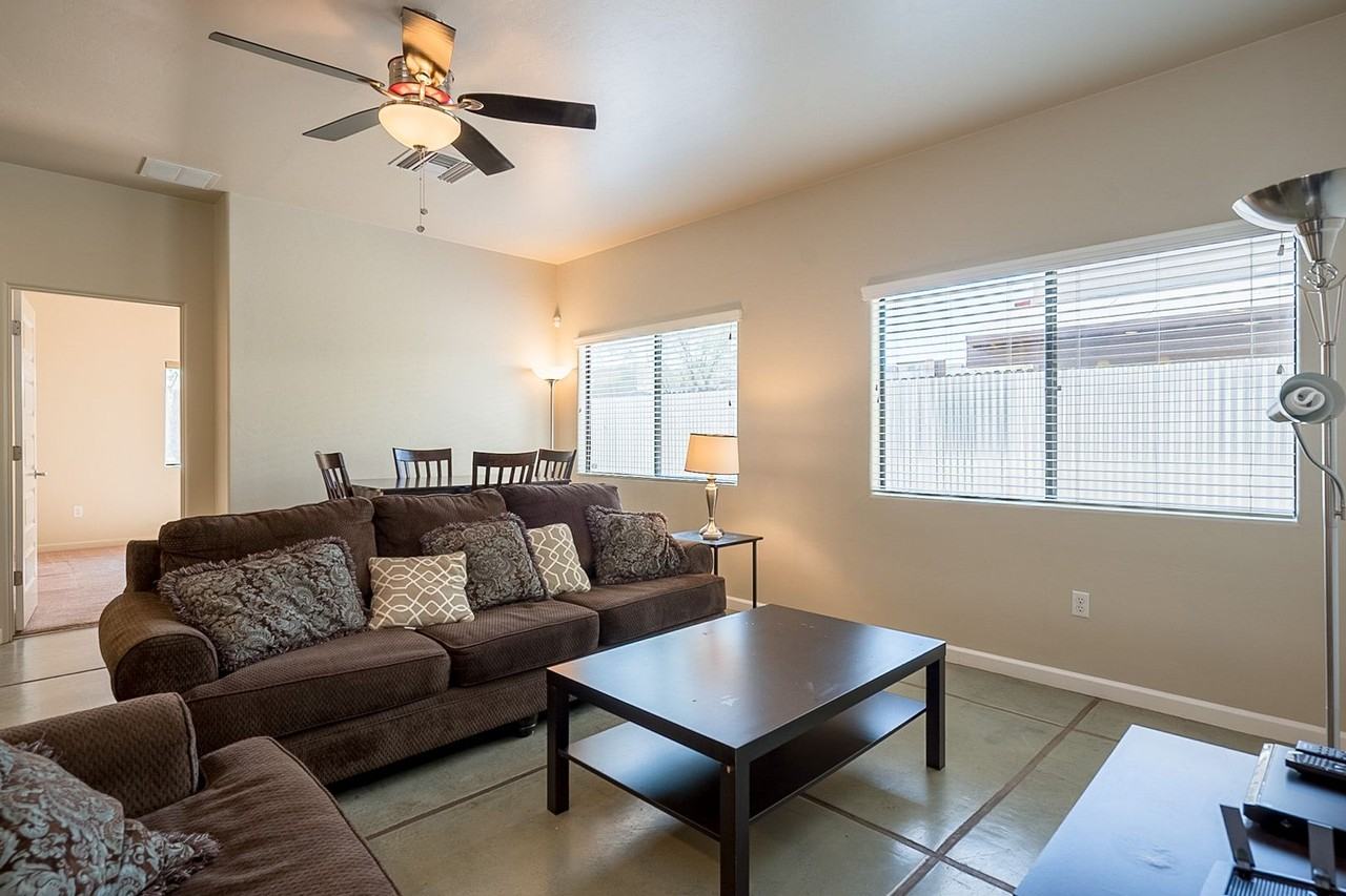 722 E Mabel St - Photo 2 of 31