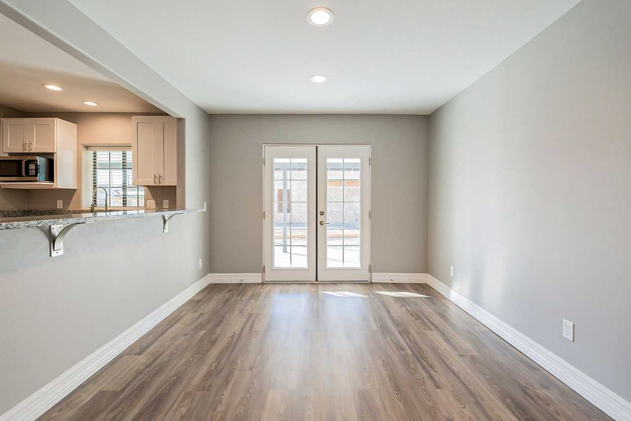 830-832 E. 7th St. ( 830-1, 830-2, 832 ) - Photo 5 of 50