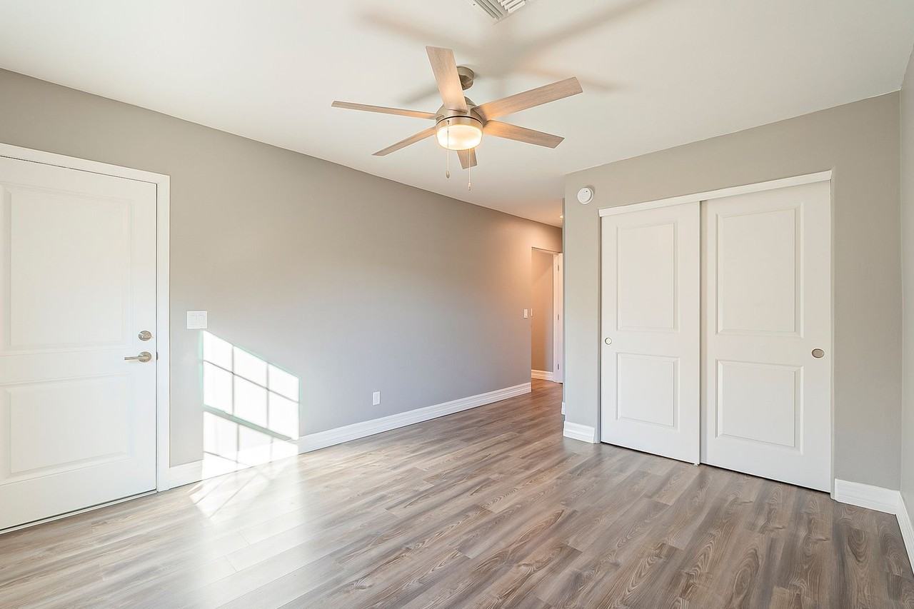 830-832 E. 7th St. ( 830-1, 830-2, 832 ) - Photo 6 of 50