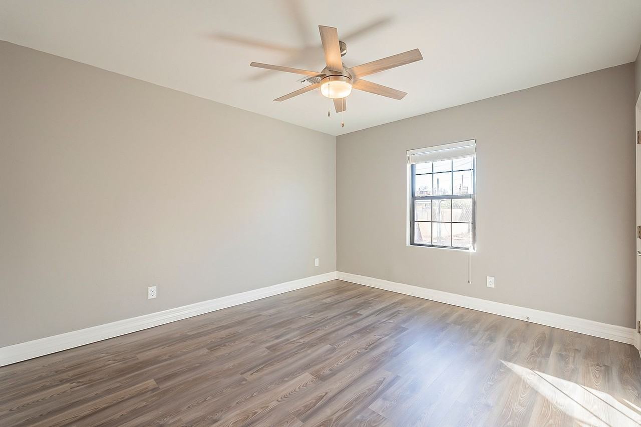 830-832 E. 7th St. ( 830-1, 830-2, 832 ) - Photo 7 of 50