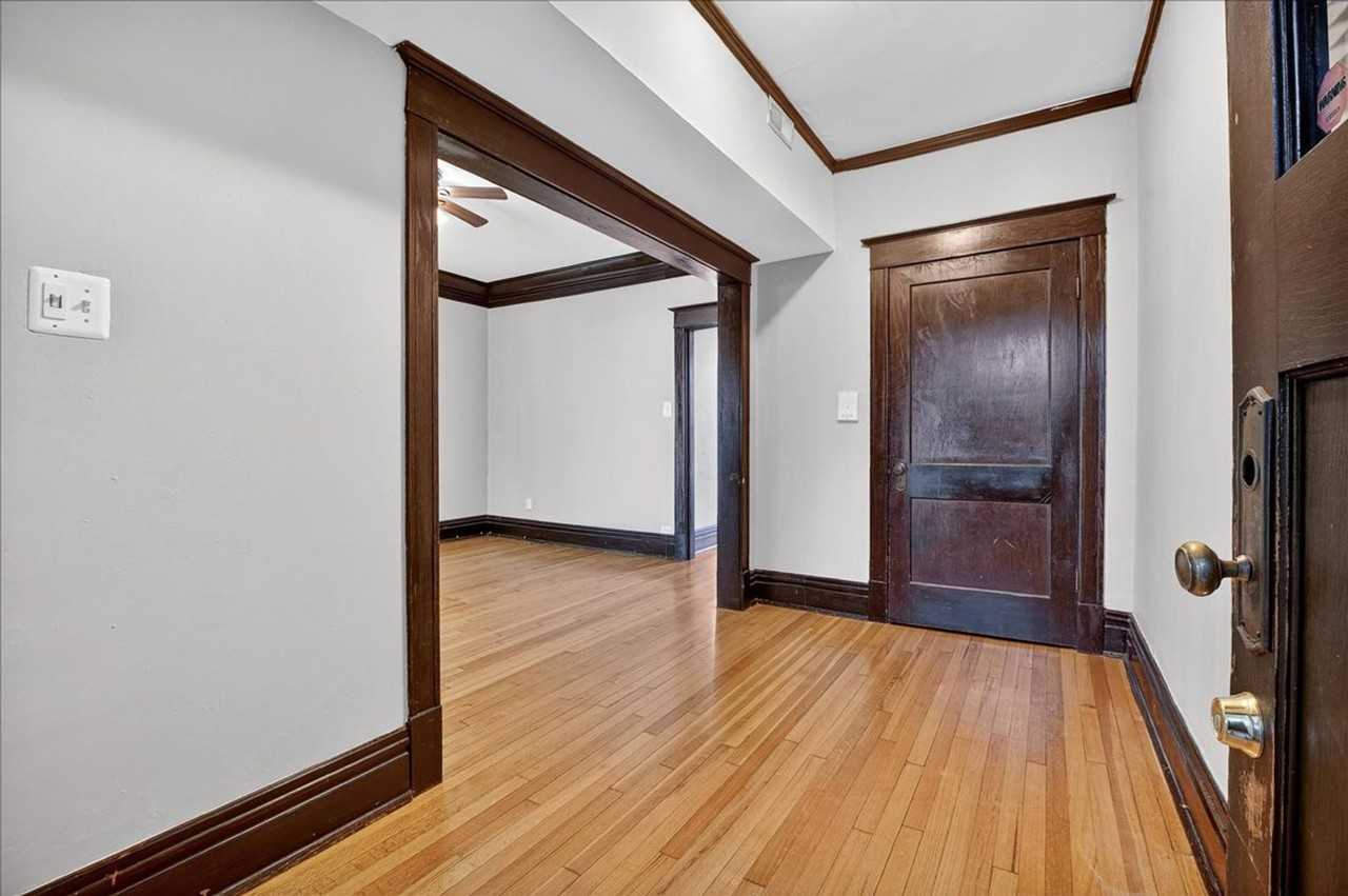 4060 Cleveland Ave - Photo 3 of 27