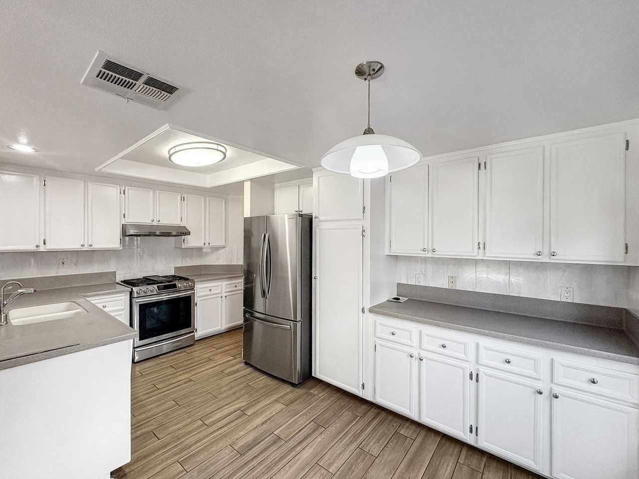 10631 Atwood Ct - Photo 6 of 26