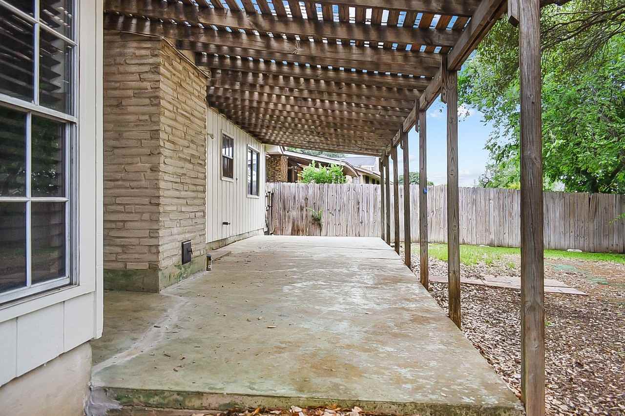 6023 Kinman Dr - Photo 4 of 26