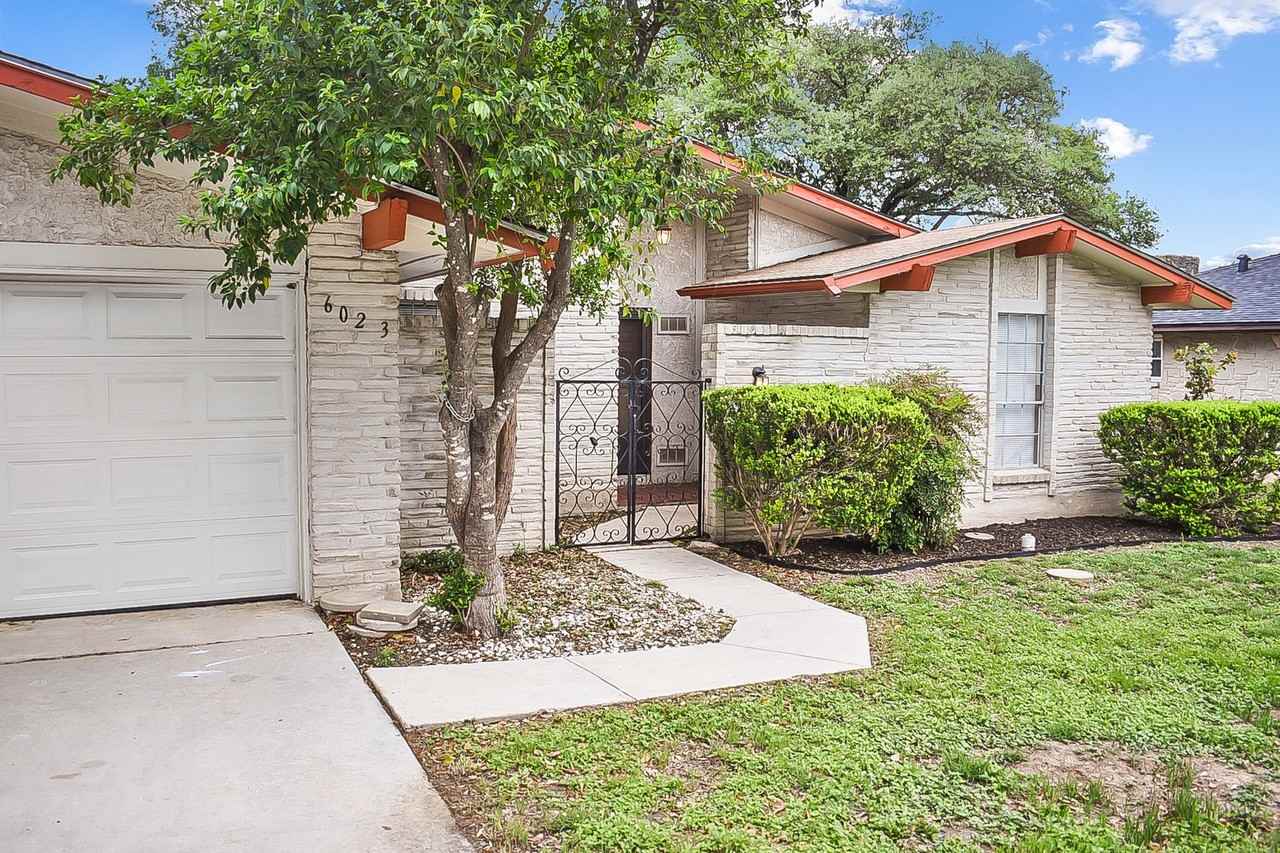 6023 Kinman Dr - Photo 6 of 26