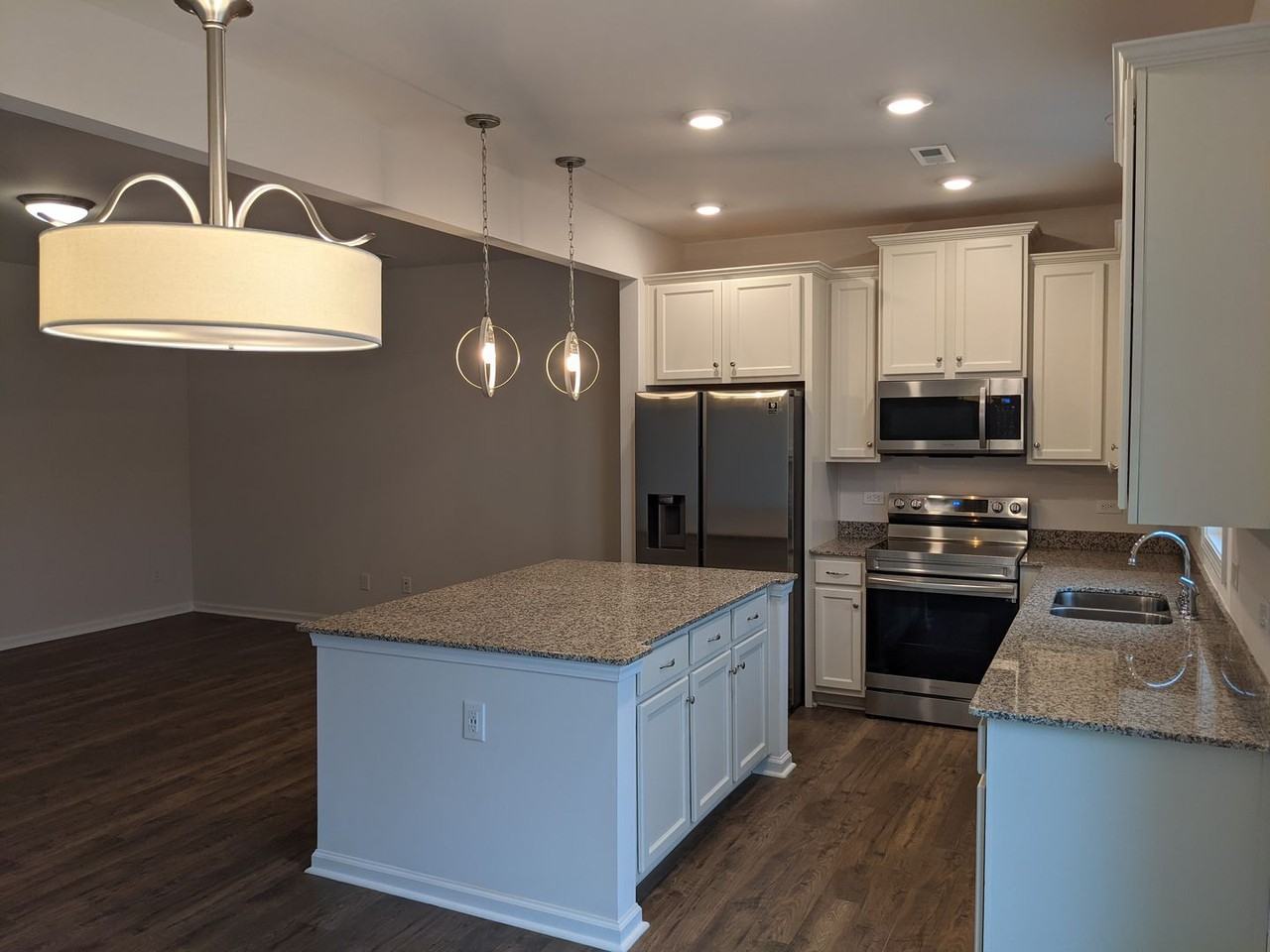 8137 Sheffield Dr - Photo 3 of 11
