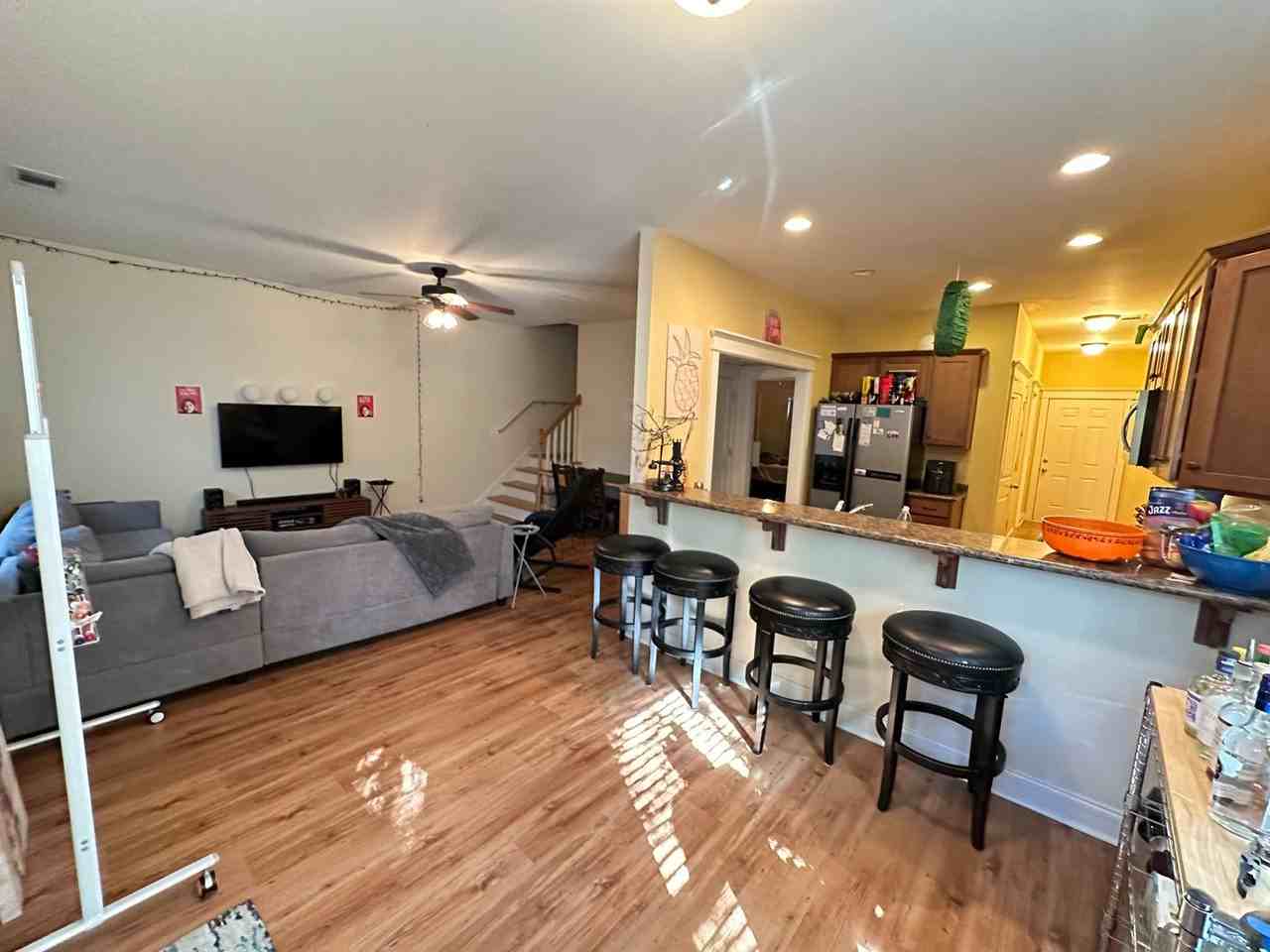 161 Jonas Ave - Photo 2 of 17
