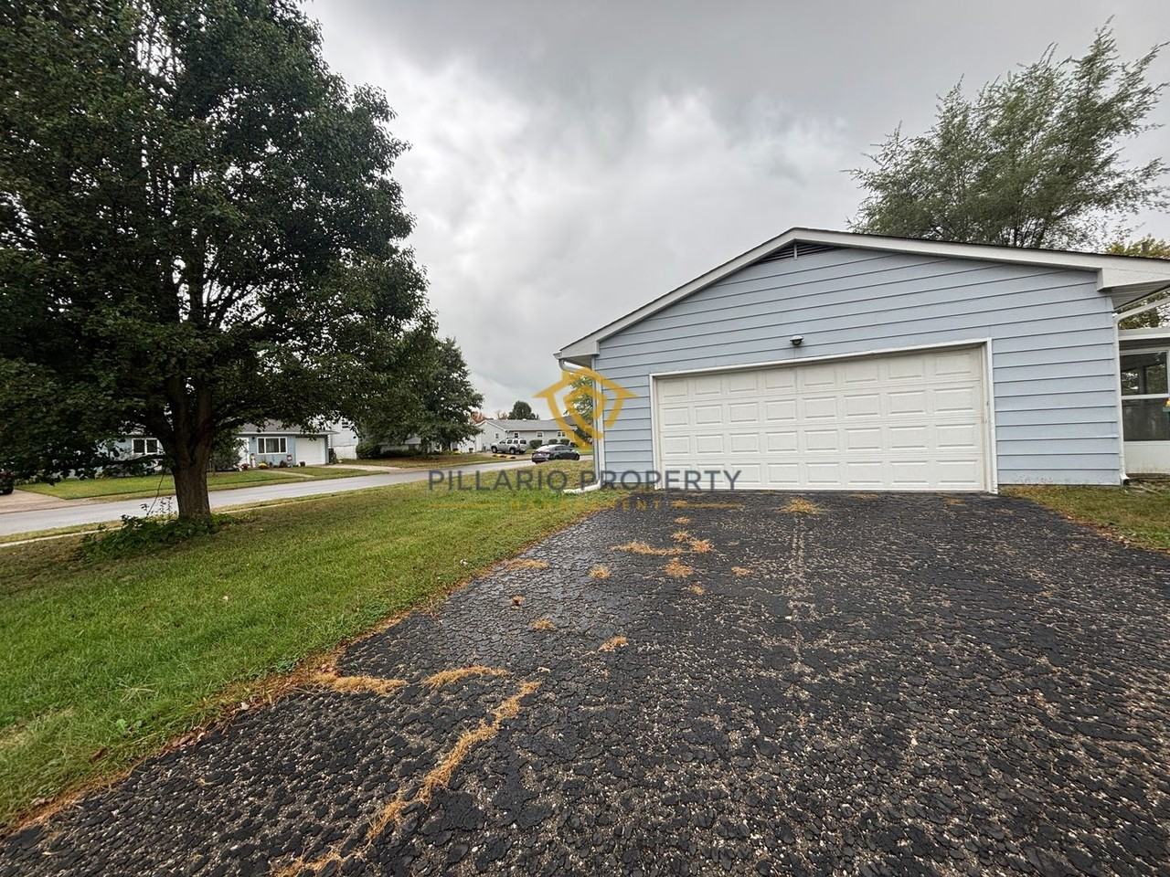 1710 Beechwood Dr - Photo 3 of 18