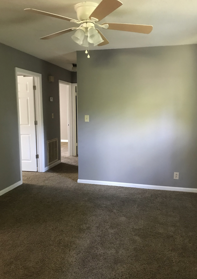 644 Lafayette Rd - Photo 2 of 8