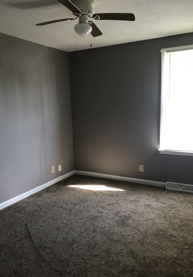 644 Lafayette Rd - Photo 4 of 8