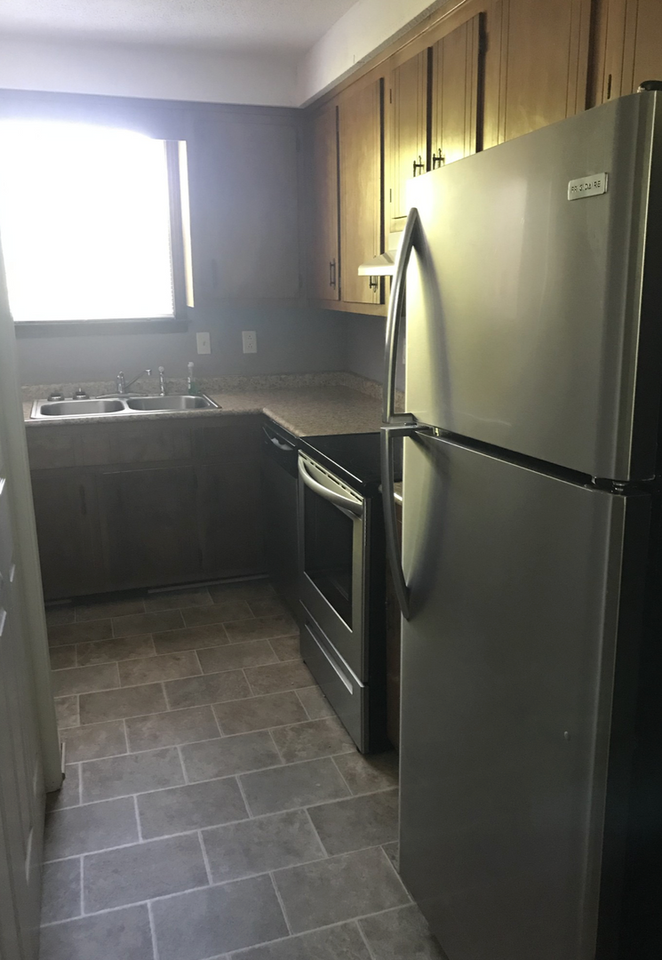 644 Lafayette Rd - Photo 6 of 8