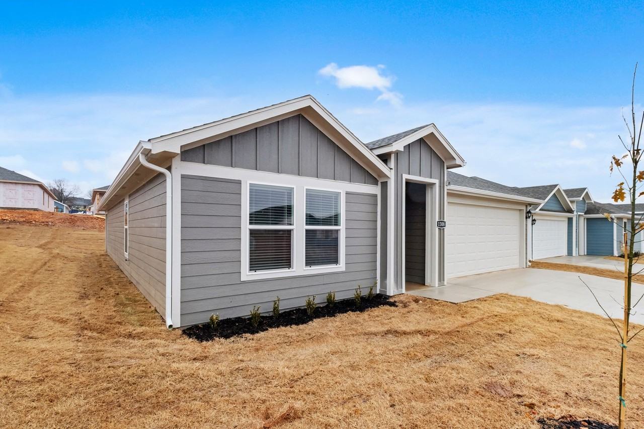 1308 Chavis Street - Photo 2 of 28