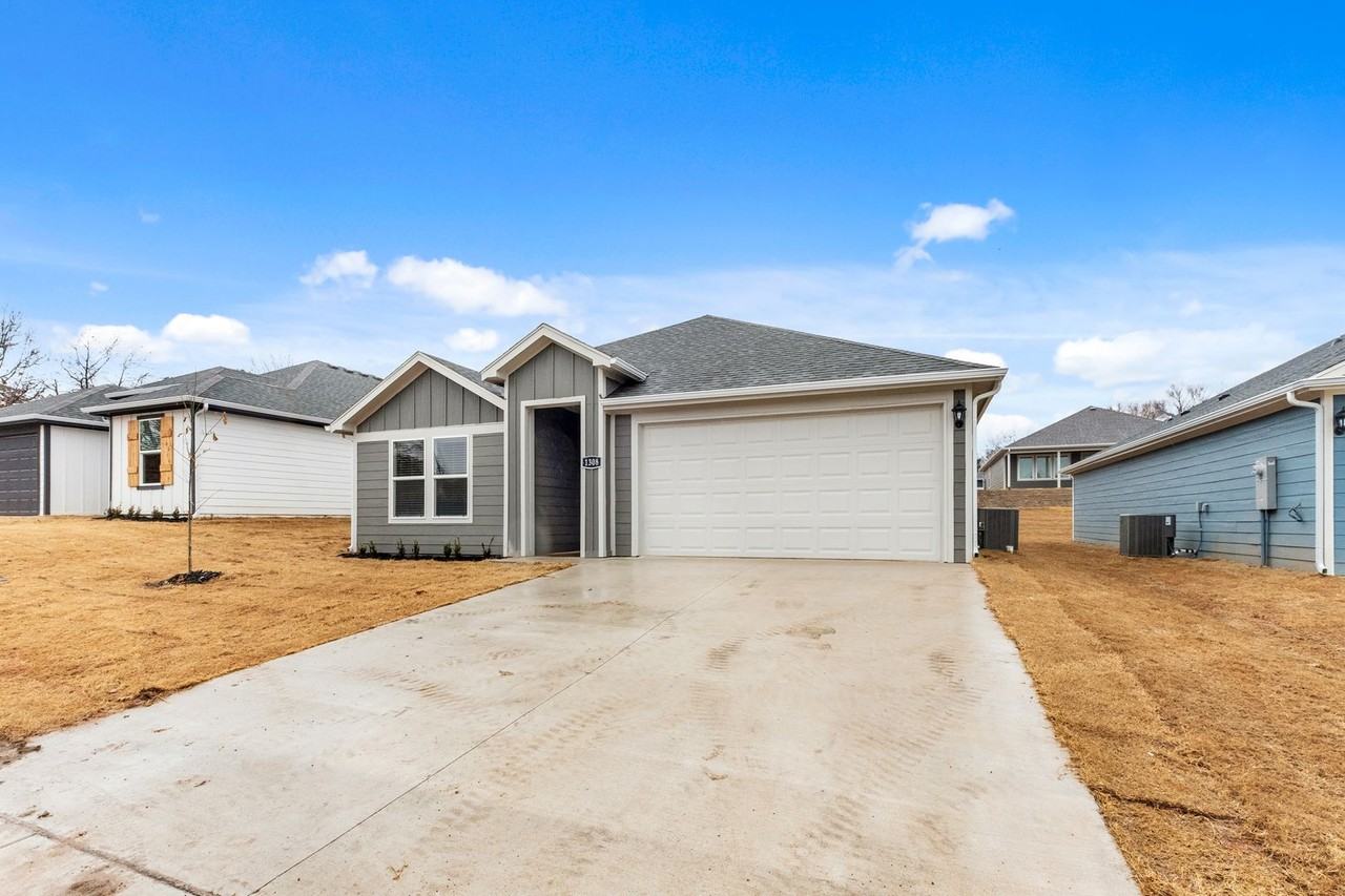 1308 Chavis Street - Photo 3 of 28