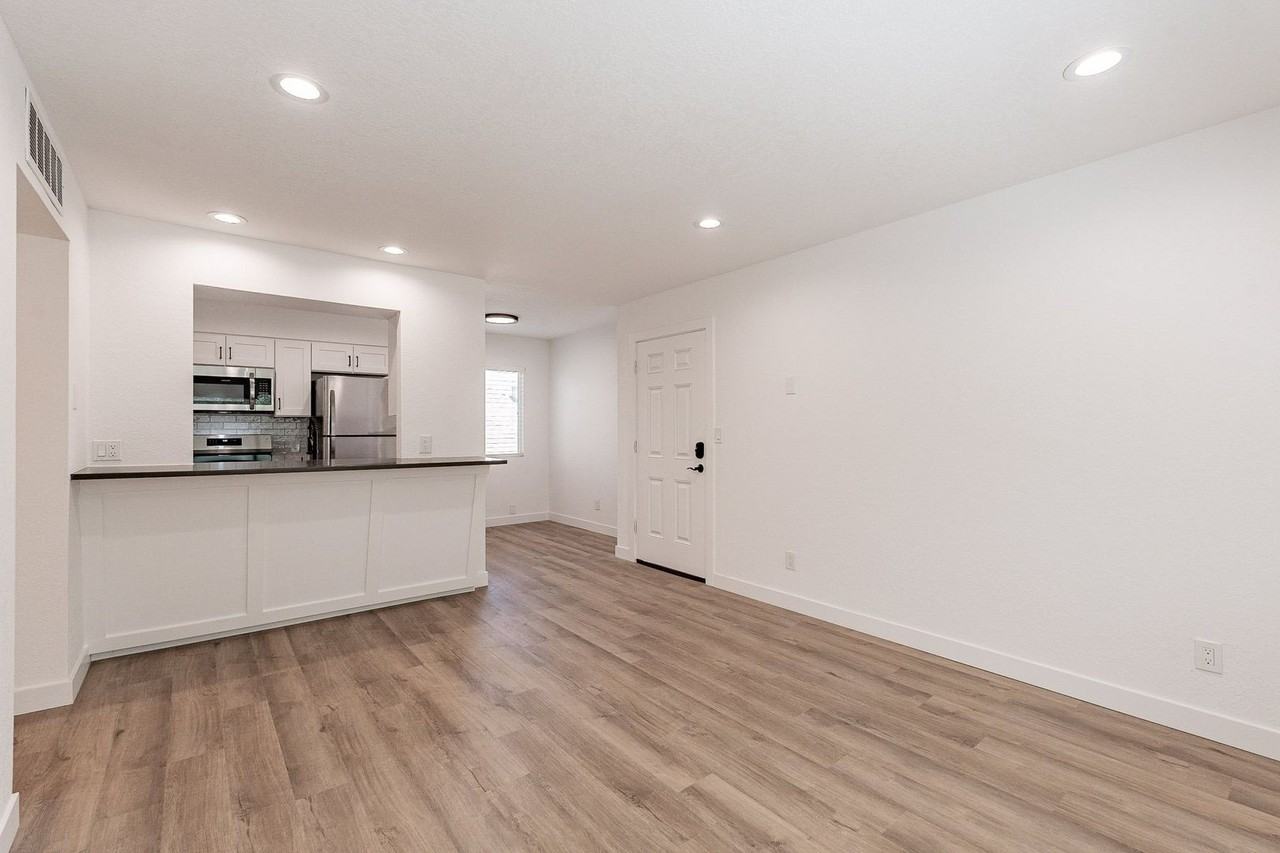 Euclid & 10th Apartments - Photo 2 of 28