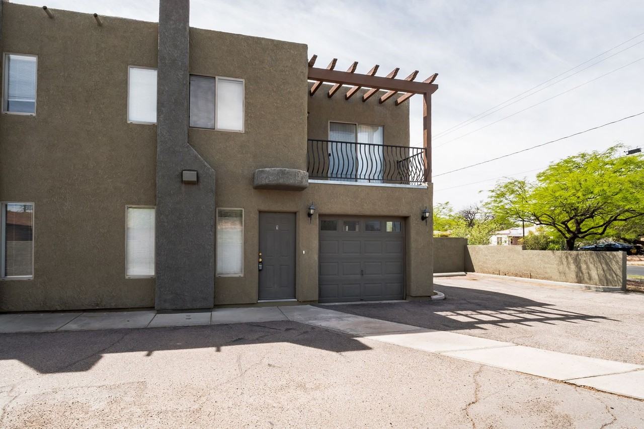 780 N Richey Blvd - Photo 2 of 24