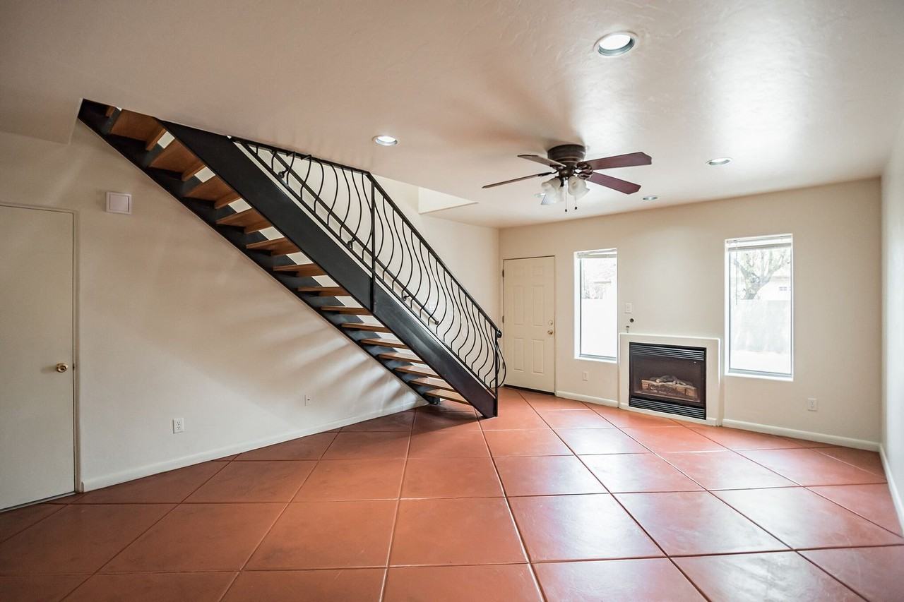 780 N Richey Blvd - Photo 3 of 24