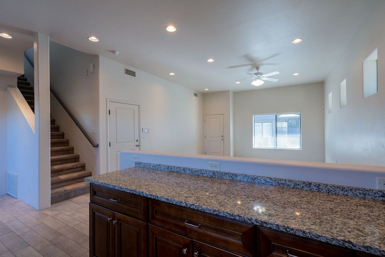 701 E Adams St - Photo 2 of 50