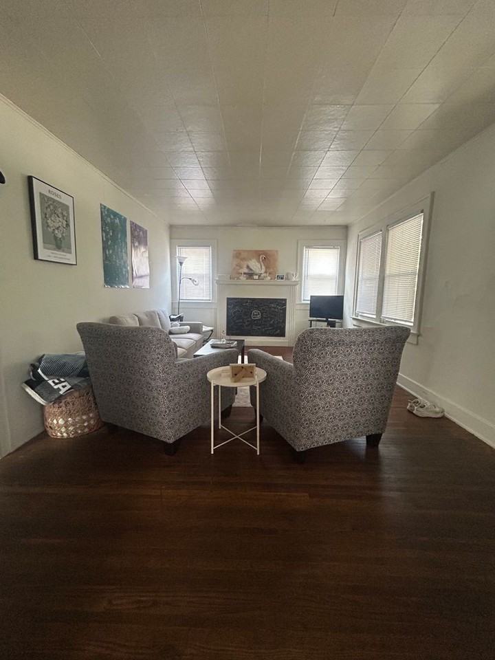 504 South Eastside Drive - Photo 2 of 11