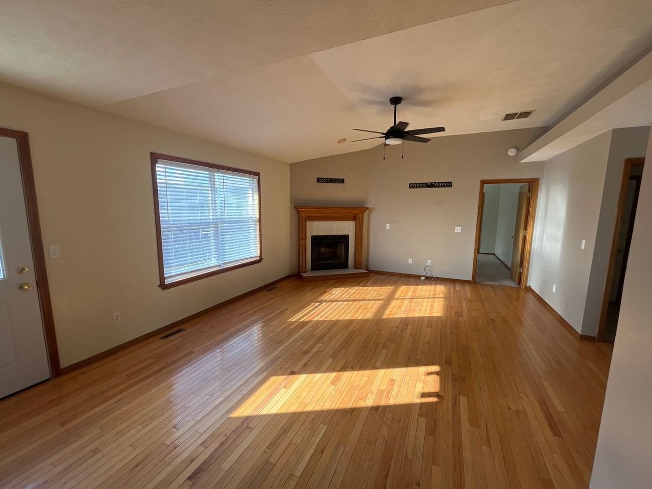 5129 S Tamarack Ln - Photo 2 of 12