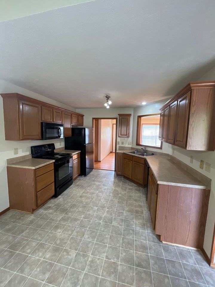 5129 S Tamarack Ln - Photo 3 of 12