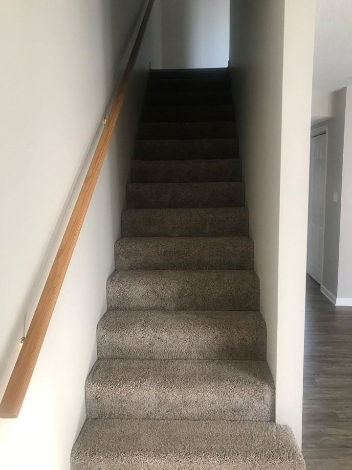 Spacious 2BR/1.5BA Townhouse in Bristol, TN! - Photo 3 of 7