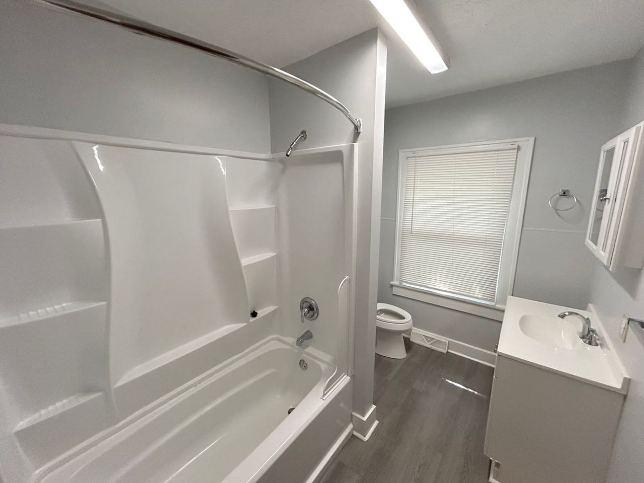 103 Robinson St - Photo 6 of 16