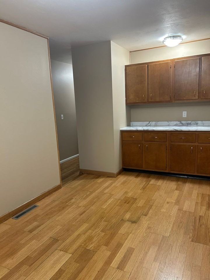 3710 Hickory Ln - Photo 6 of 21