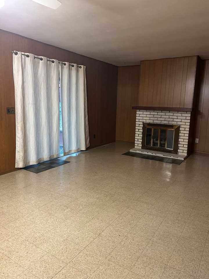 3710 Hickory Ln - Photo 4 of 21