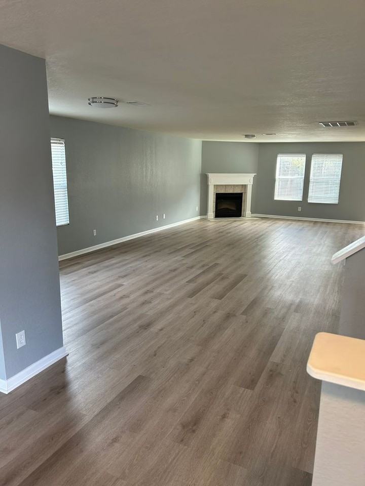 207 Millbury Ct - Photo 2 of 20