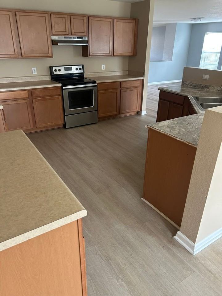 207 Millbury Ct - Photo 3 of 20